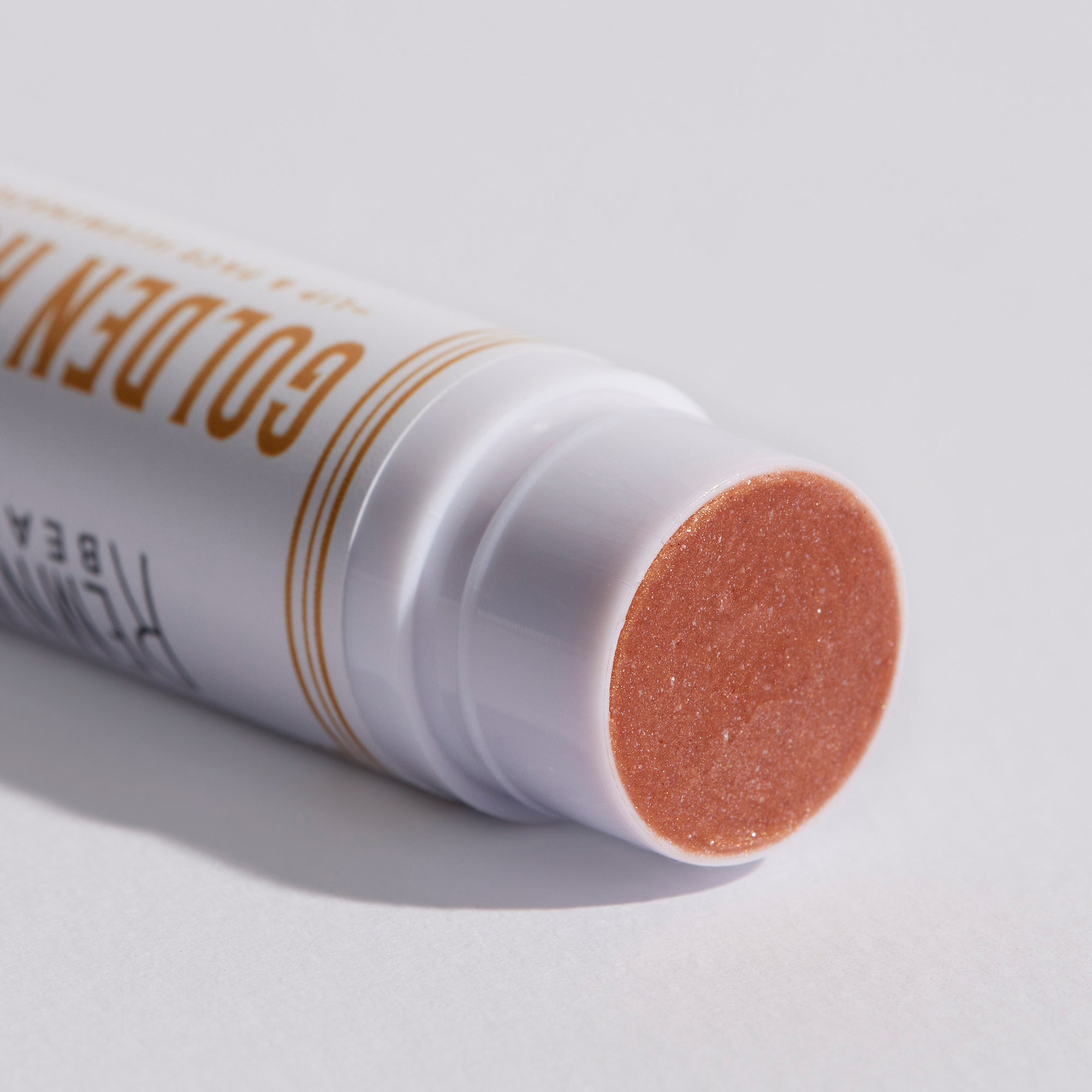 Natural illuminating highlighter stick